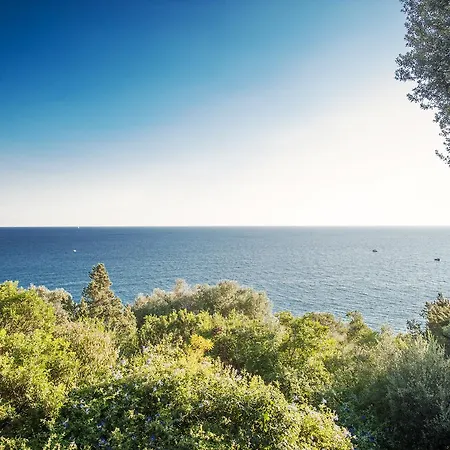 Villa Punta Rossa *